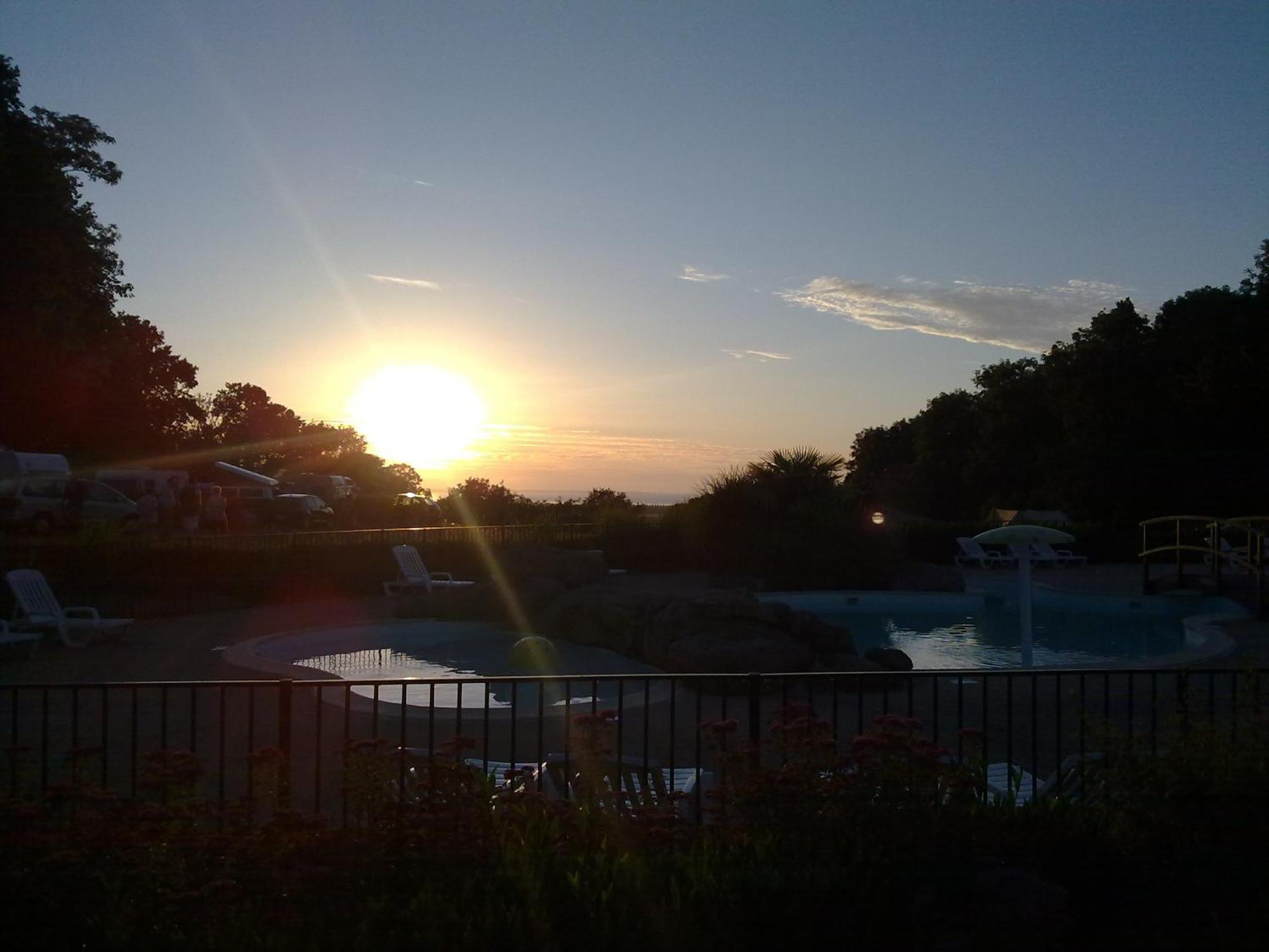 Camping Le Balcon De La Baie Saint-Marcan Экстерьер фото